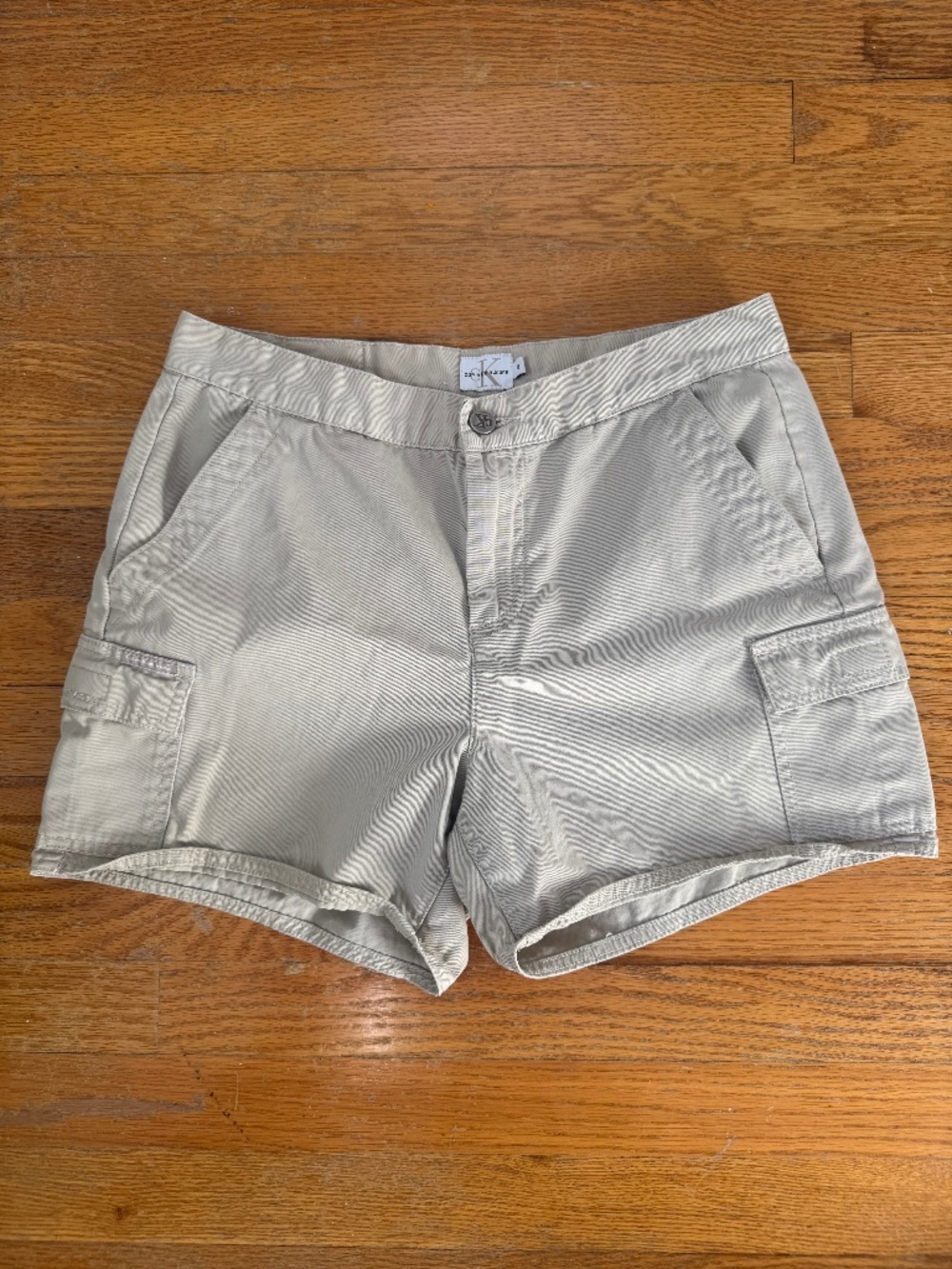 Calvin Klein Short for woman Size 10 beige color